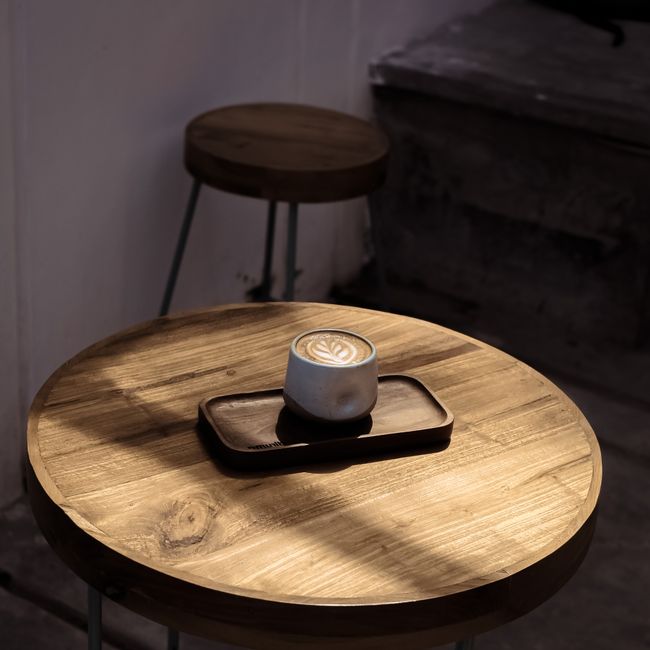 Table basse moderne en métal et bois